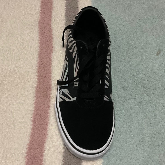 Women’s Ward Metallic Zebra Vans Size 8 BNIB - Picture 9 of 13